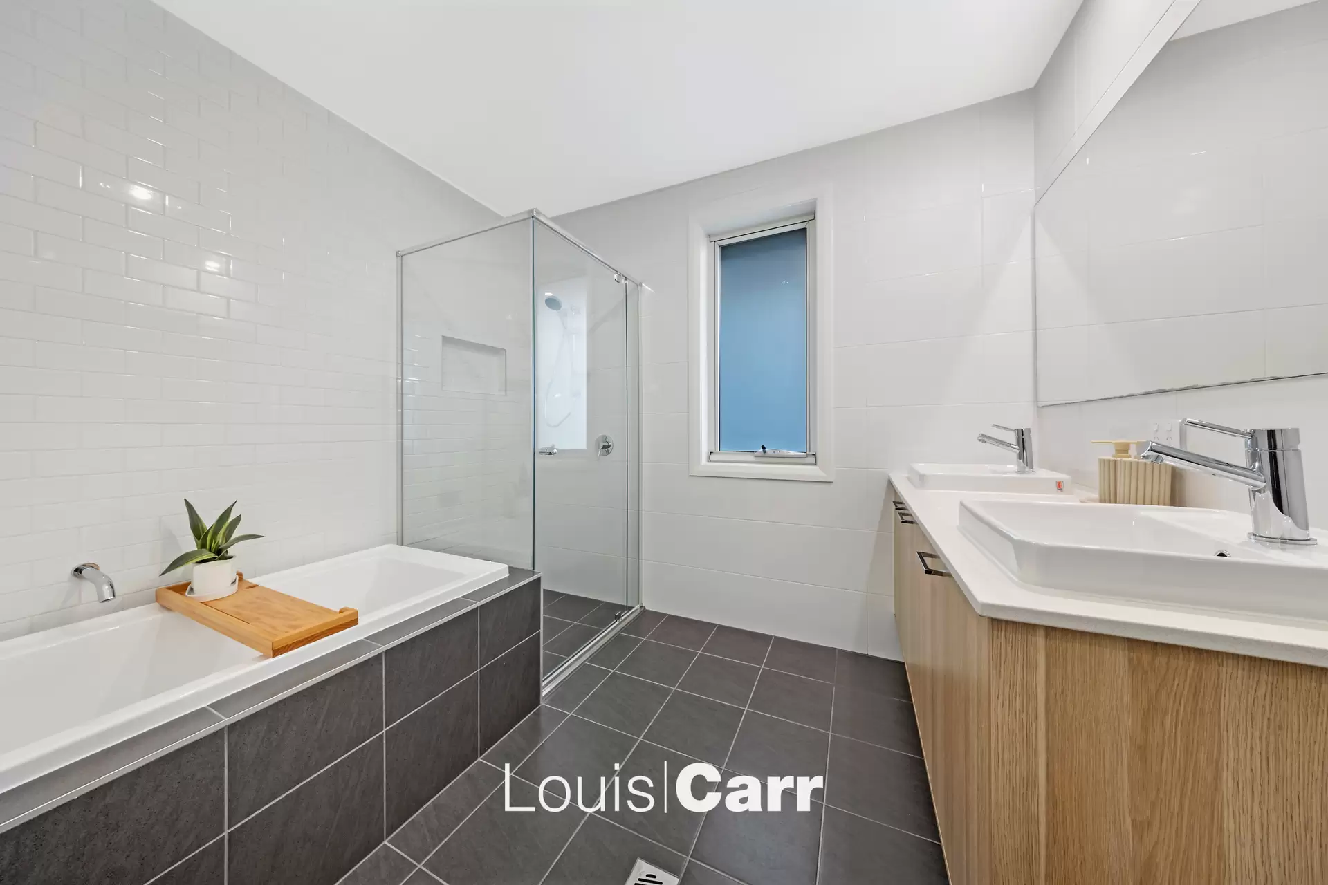 7 Mariposa Road, Gables Auction by Louis Carr Real Estate - image 15