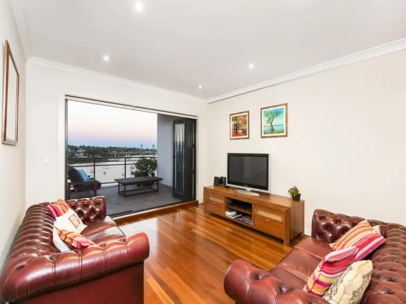 18/2 Bay Drive, Meadowbank Sold by Louis Carr Real Estate - image 3