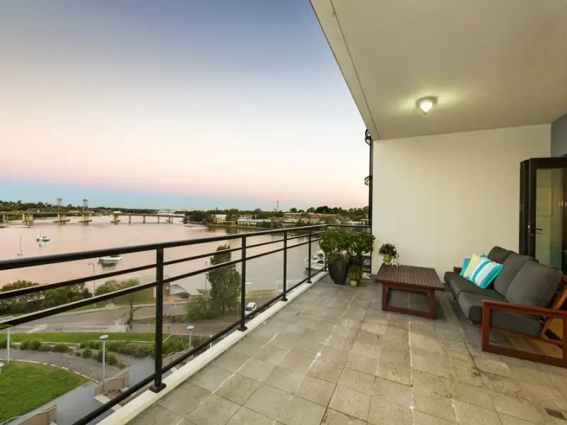 18/2 Bay Drive, Meadowbank Sold by Louis Carr Real Estate - image 4