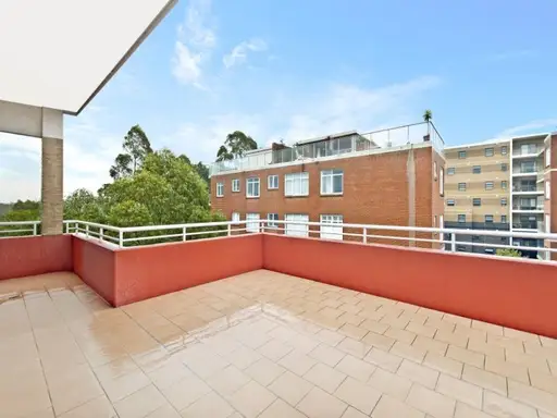 42/20-22 College Crescent, Hornsby Sold by Louis Carr Real Estate