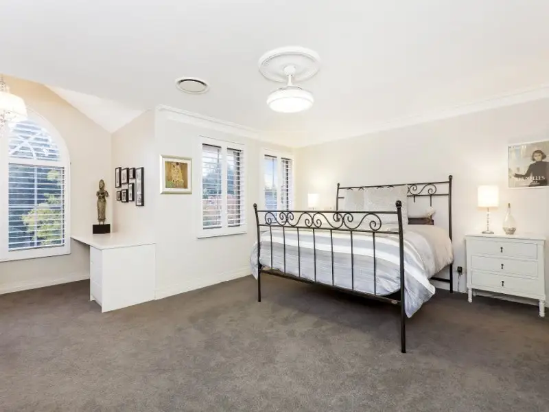 6A Governor Phillip Place, West Pennant Hills Sold by Louis Carr Real Estate - image 7