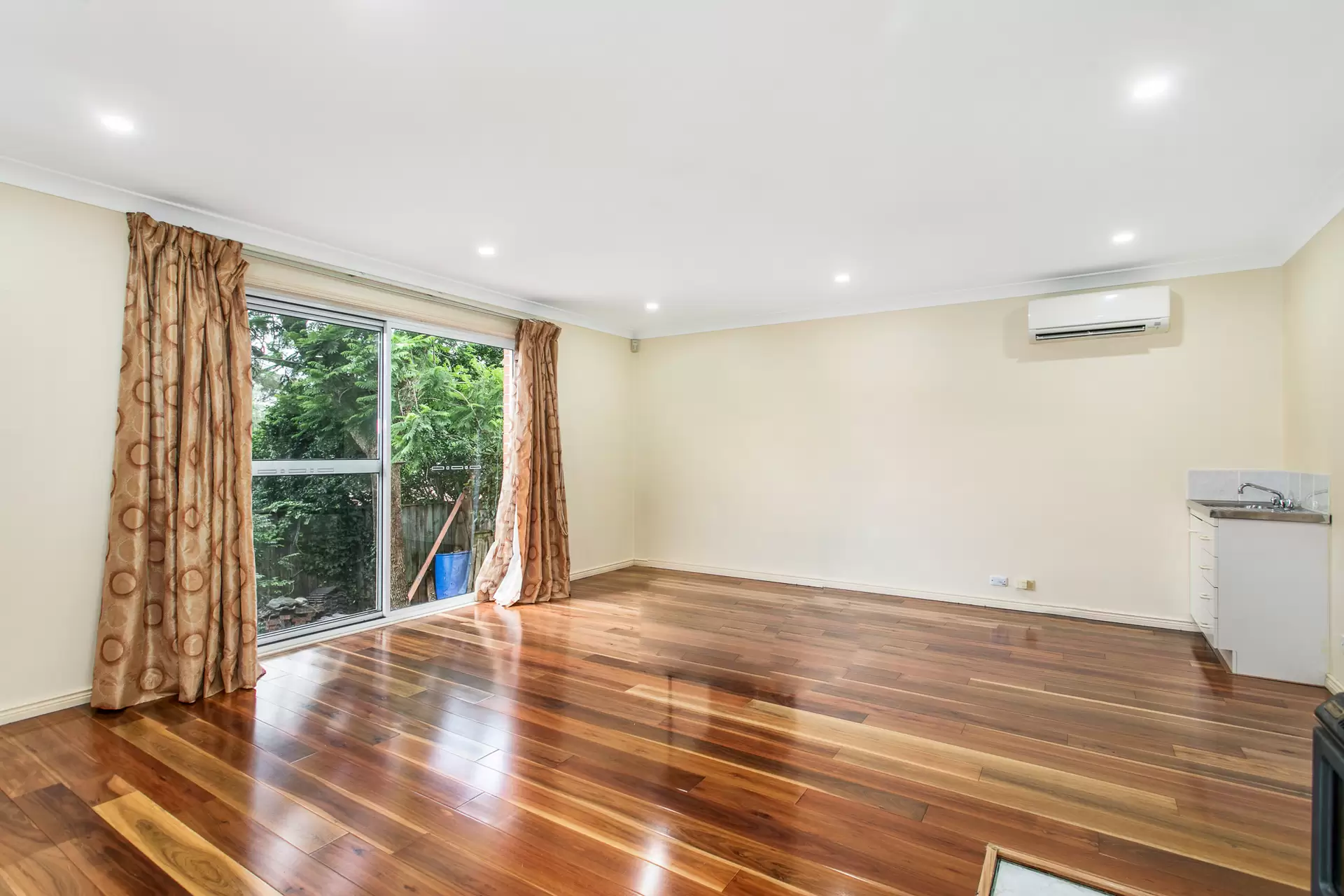 18 Forest Glen, Cherrybrook For Lease by Louis Carr Real Estate - image 4