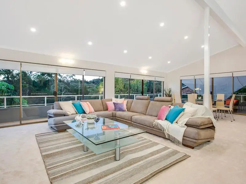 25 Pogson Drive, Cherrybrook Sold by Louis Carr Real Estate - image 2