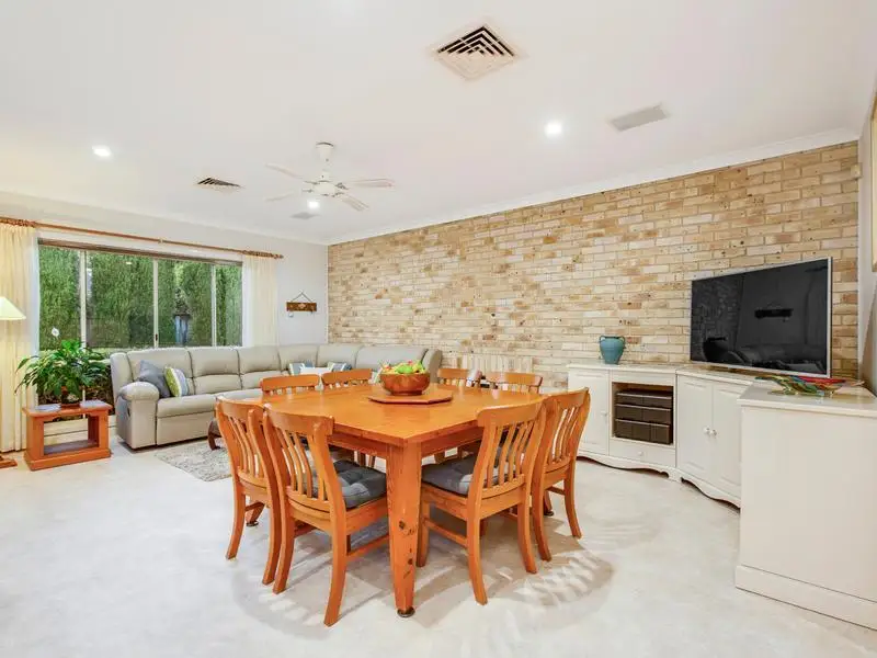 10 Chapel Close, Cherrybrook Sold by Louis Carr Real Estate - image 5