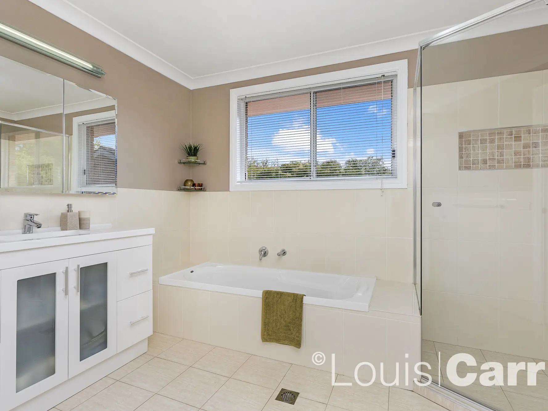 Photo #9: 6 Pineview Place, Dural - Sold by Louis Carr Real Estate