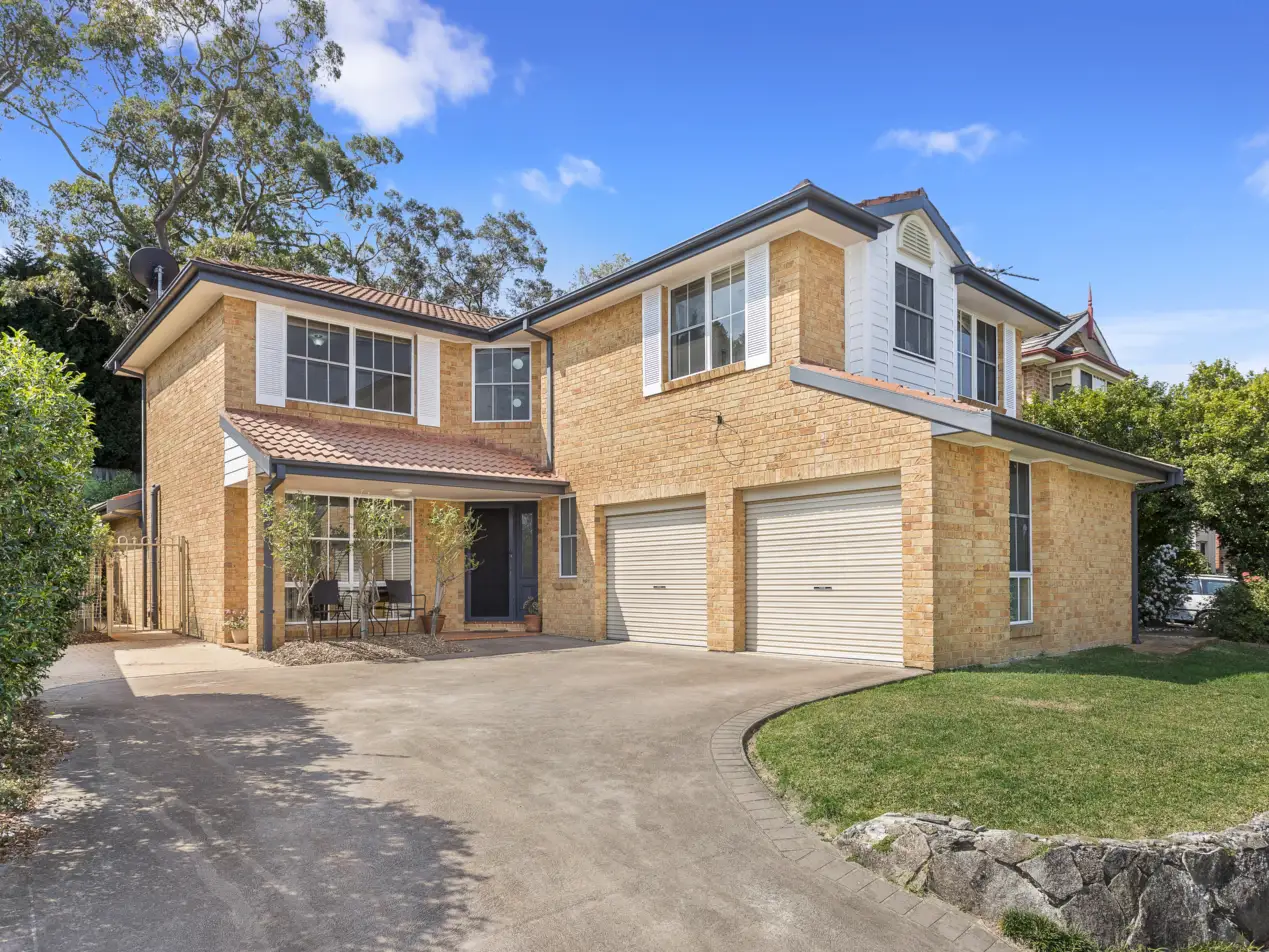 64 Ravensbourne Circuit, Dural Sold by Louis Carr Real Estate - image 1