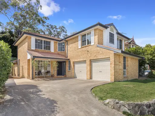 64 Ravensbourne Circuit, Dural Sold by Louis Carr Real Estate