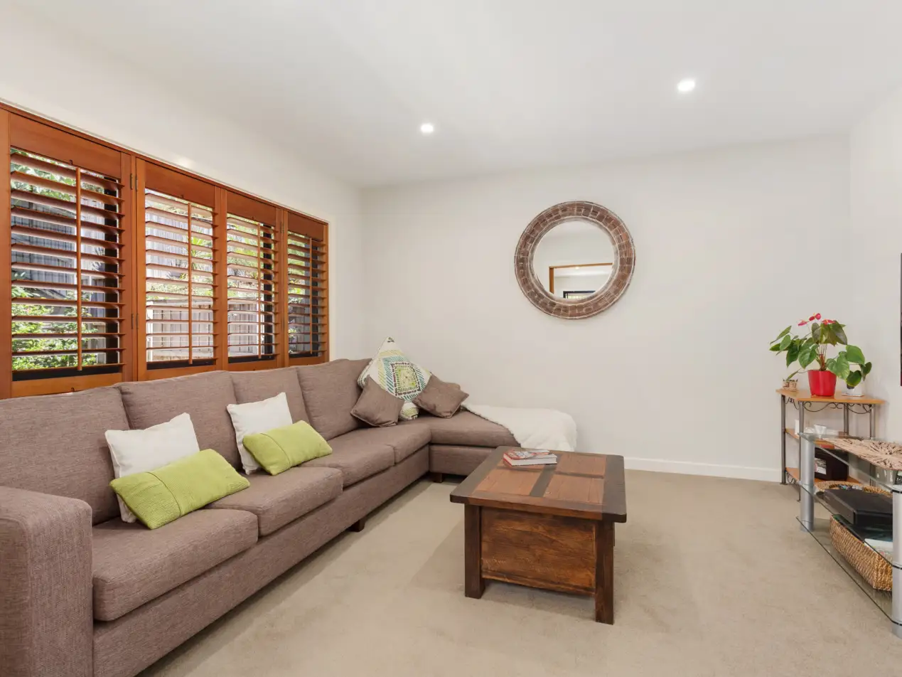 7 Armidale Crescent, Castle Hill Sold by Louis Carr Real Estate - image 4