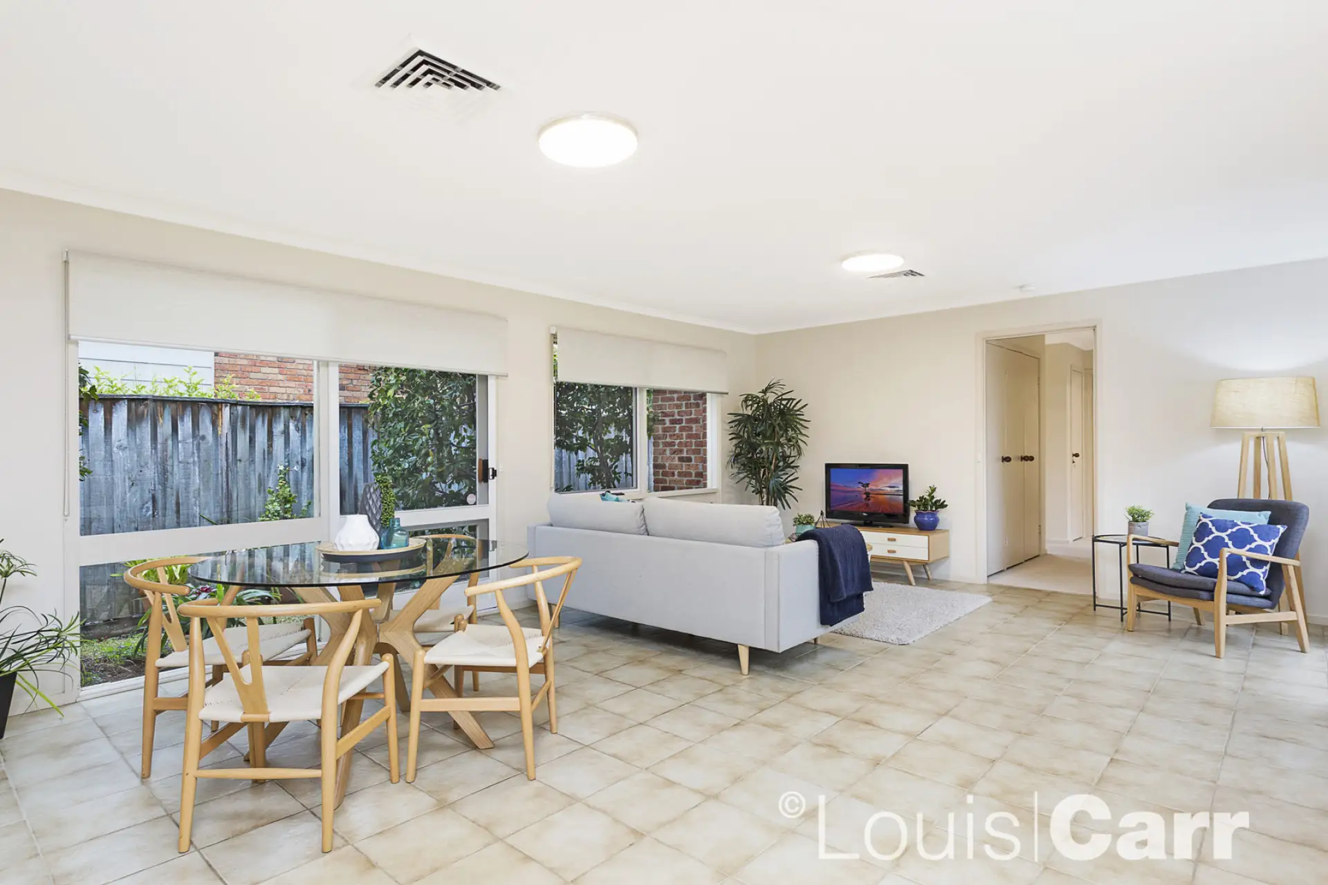 Photo #3: 9 Pogson Drive, Cherrybrook - Sold by Louis Carr Real Estate