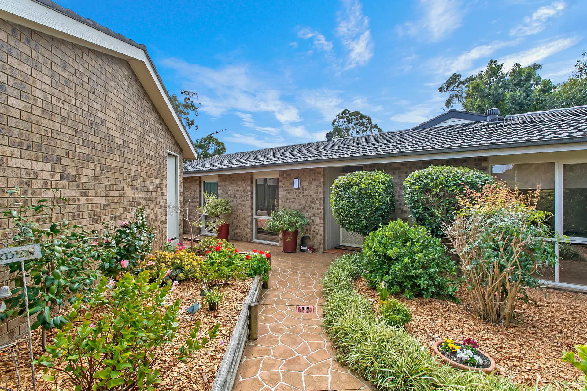 4 Camellia Court, Cherrybrook Sold by Louis Carr Real Estate - image 1