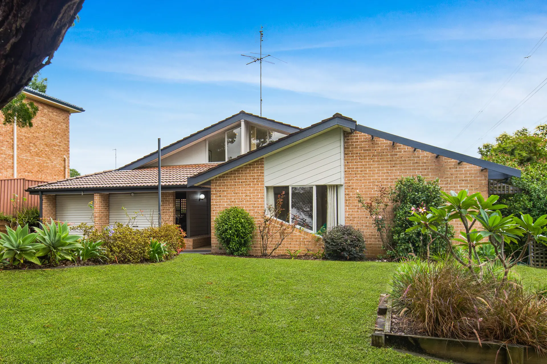 4 Rebecca Place, Cherrybrook Sold by Louis Carr Real Estate - image 1