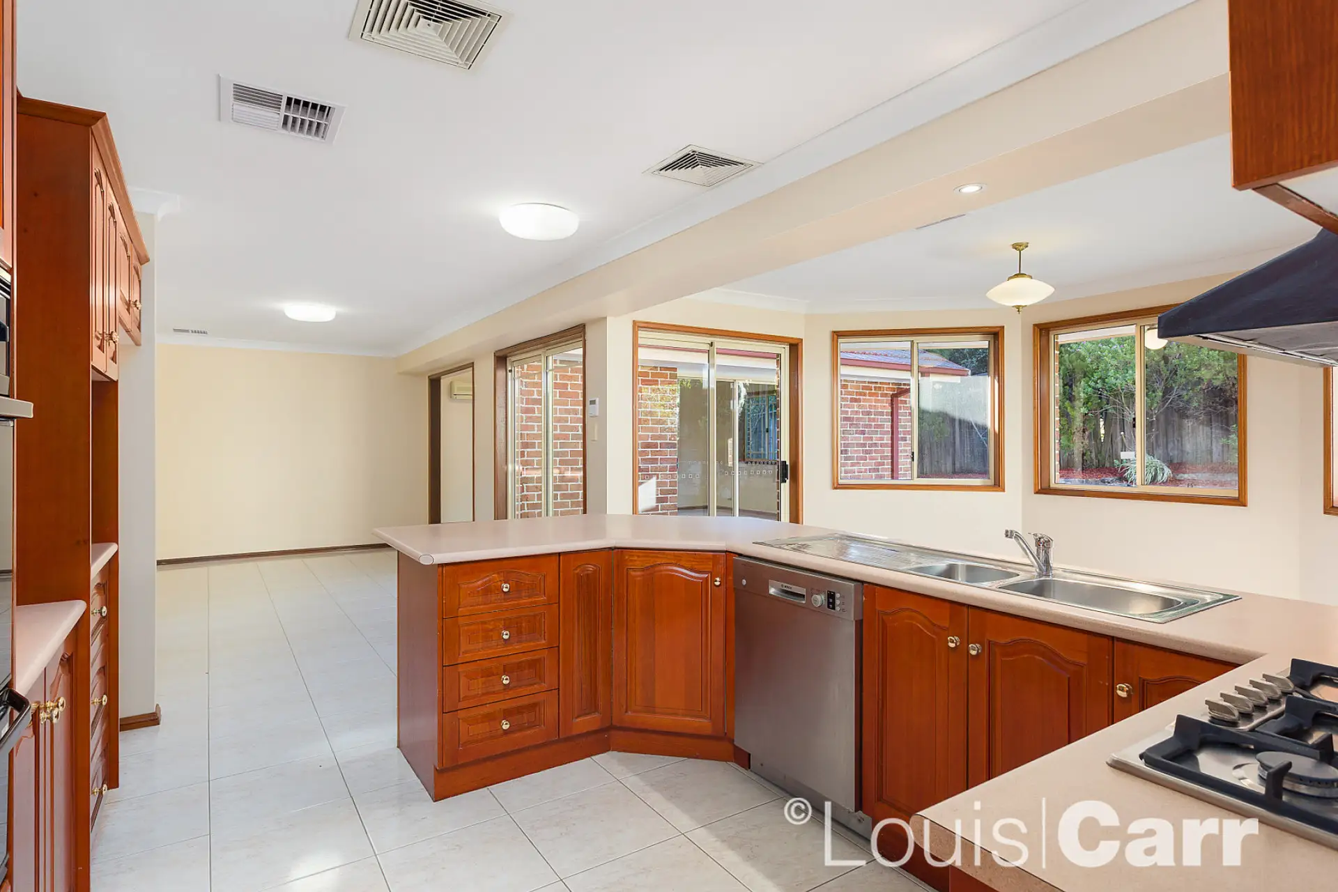 Photo #2: 9 Parkwood Close, Castle Hill - Sold by Louis Carr Real Estate