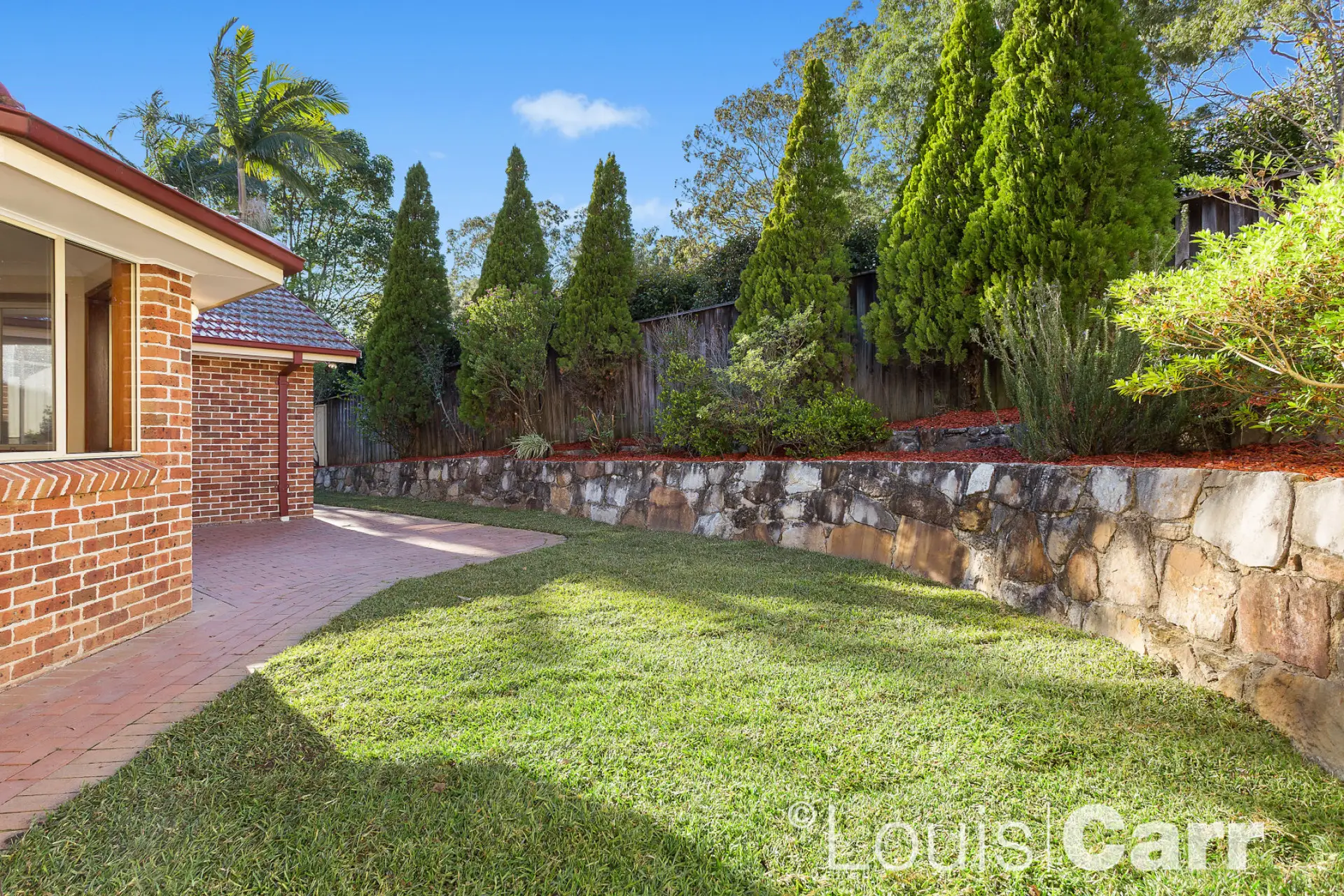 9 Parkwood Close, Castle Hill Sold by Louis Carr Real Estate - image 1